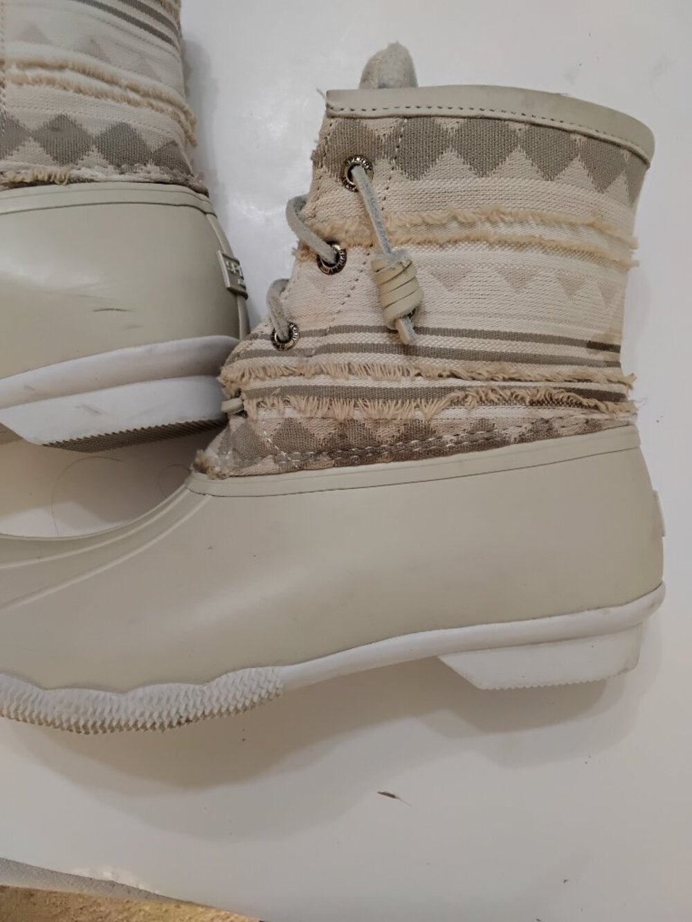 Sperry Saltwater Women's Size 9 Textured Stripe Aztec Duck Boots